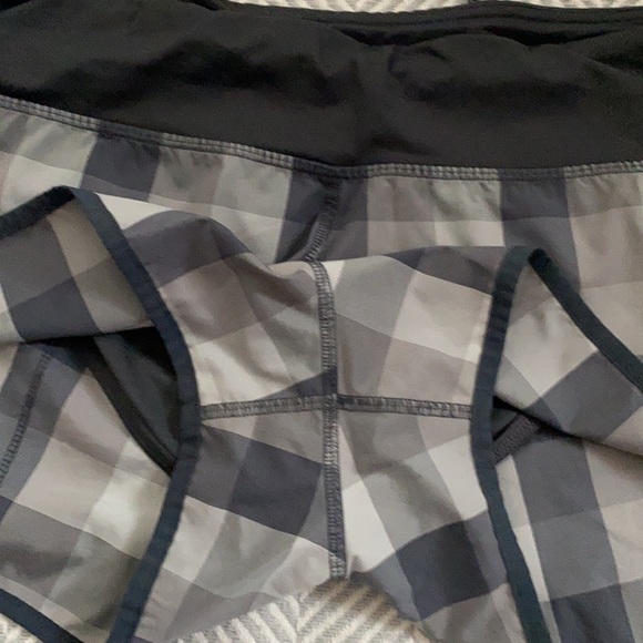 Lululemon speed up shorts - Picture 6 of 7